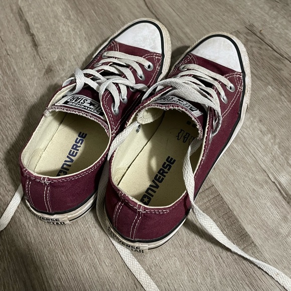 Converse shoes - Picture 1 of 4